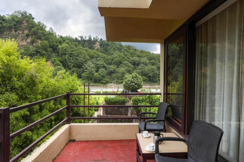 balcony KP stay corbett